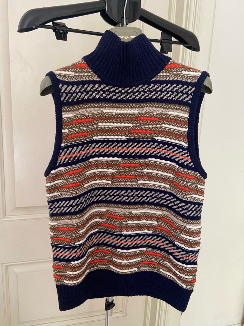 DVF Sleeveless Turtleneck Wool Knit Sweater Vest in Navy Multi geometric size M